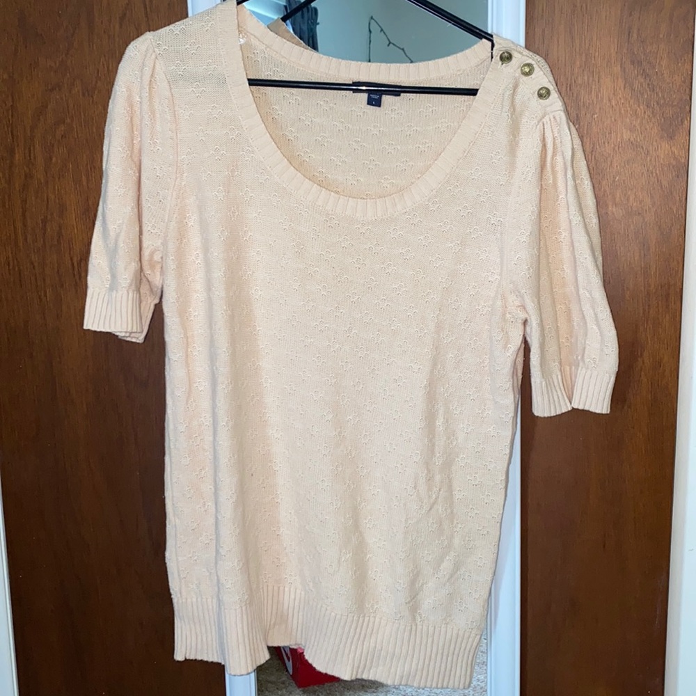 Short-Sleeved Cream Gap Sweater Size L